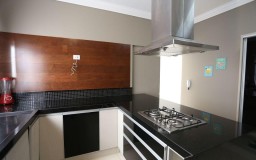 Itapura - Itapuã -  Moderna E Com Muito Lazer!
