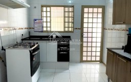 São Sebastião Com 3 Quartos E Muito Quintal!