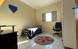 Casa Com 3 Quartos Em Terreno Inteiro No Prudentino!