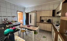 Casa Com 3 Quartos Em Terreno Inteiro No Prudentino!