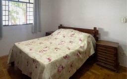 Casa Jd. Aviação -  3 Quartos E Muito Quintal!