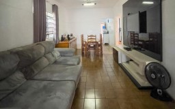 Casa Jd. Aviação -  3 Quartos E Muito Quintal!