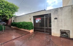 Casa São Judas Tadeu -  3 Quartos E Muito Quintal!