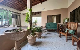 Casa São Judas Tadeu -  3 Quartos E Muito Quintal!