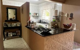 Casa São Judas Tadeu -  3 Quartos E Muito Quintal!