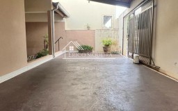 Casa São Judas Tadeu -  3 Quartos E Muito Quintal!