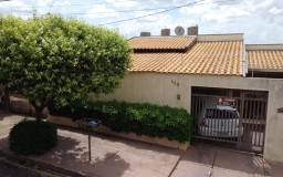 Casa São Judas Tadeu -  3 Quartos E Muito Quintal!