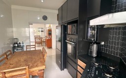 Casa Completa No Jd. Maracanã! 3 Quartos + área Gourmet.