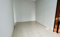 Apto. Condomínio Laura - 1º Andar - Reformado!