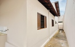 Casa Térrea, 3 Quartos E Terreno Gigante No Residencial Mediterrâneo!