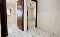 Casa Térrea, 3 Quartos E Terreno Gigante No Residencial Mediterrâneo!