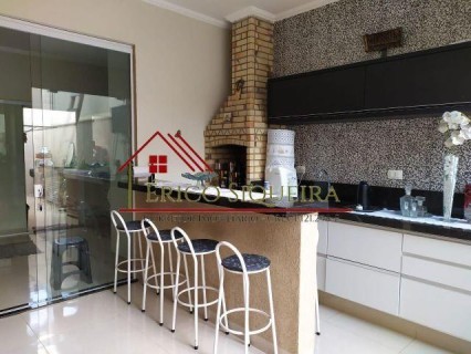 Casa Em Terreno Inteiro No Melhor Do Carandá - 3 Quartos!