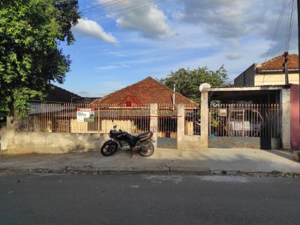 Terreno Com Casa Pra Demolição No Furquim!