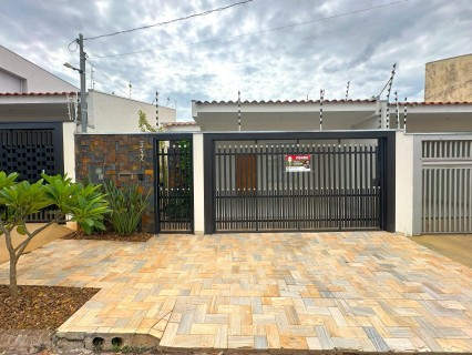 Casa Completa No Jd. Maracanã! 3 Quartos + área Gourmet.