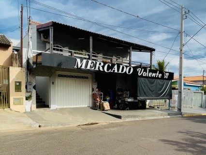 Detalhes de Casa Com 3 Quartos, Comércio Gerando Renda, Abaixo Do Valor De Mercado! Oportunidade!