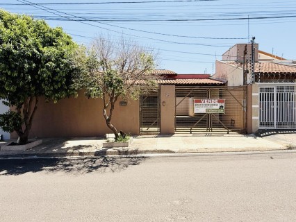 Detalhes de Casa Térrea, 3 Quartos E Terreno Gigante No Residencial Mediterrâneo!