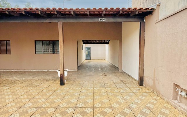 Casa Térrea, 3 Quartos E Terreno Gigante No Residencial Mediterrâneo! - Foto 3